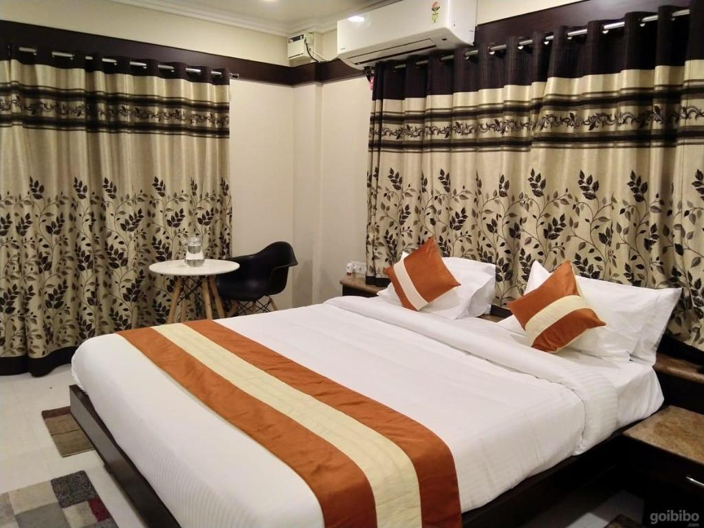 Manyata Tech Park,Bulande Comforts,Hotel and Service Apartment in Manyata tech park,1bhk Service Apartment near Manyata Tech Park Hebbal,Luxury Studio Room in Manyata Tech Park,Budget Hotel Near Manyata Tech Park,Corporate Service Apartment in Manyata Tech Park Hebbal,top 10 service apartment in Manyata Tech Park,Bulande Comforts Hebbal Bangalore.